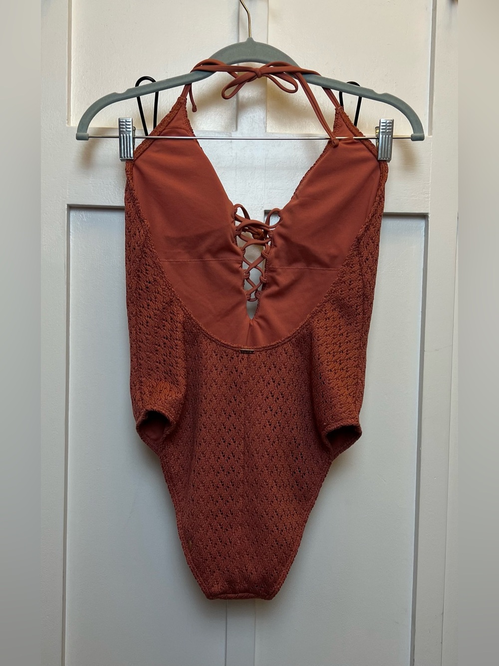 Hollister Swimsuit Siz Medium 1-piece Crochet Halter Lace Up High Cut Beach Pool - Picture 5 of 8